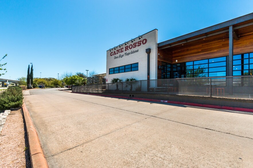 More Photos Of 4715 S Lamar Blvd, Sunset Valley Storefront For Lease