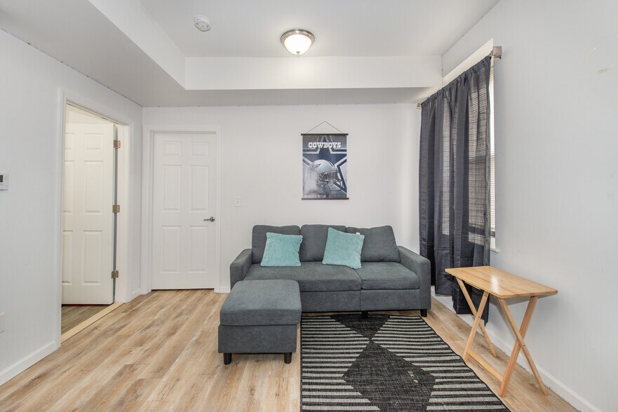 More Photos Of 66 Garside St, Newark Apartments For Sale