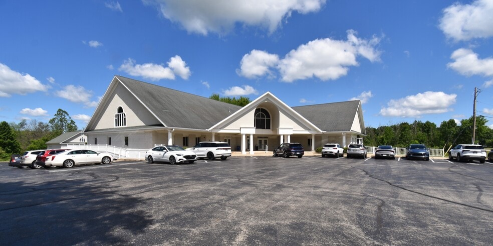 Primary Photo Of 972 Youngstown Kingsville Rd, Vienna Office For Sale
