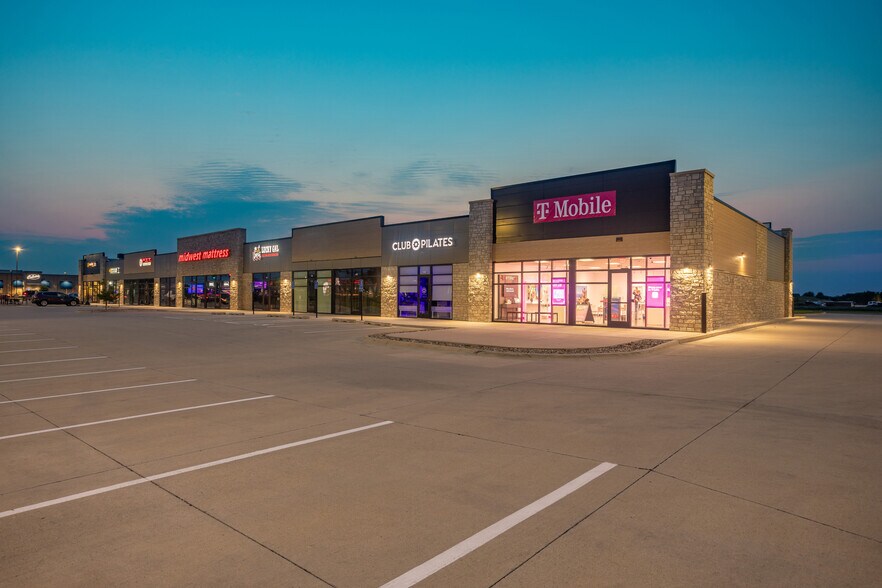 More Photos Of 505 E Hickman, Waukee General Retail For Lease