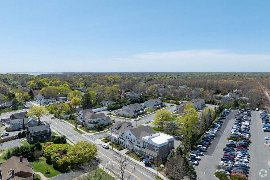 More Photos Of 41 N Phillips Ave, Speonk Apartments For Lease