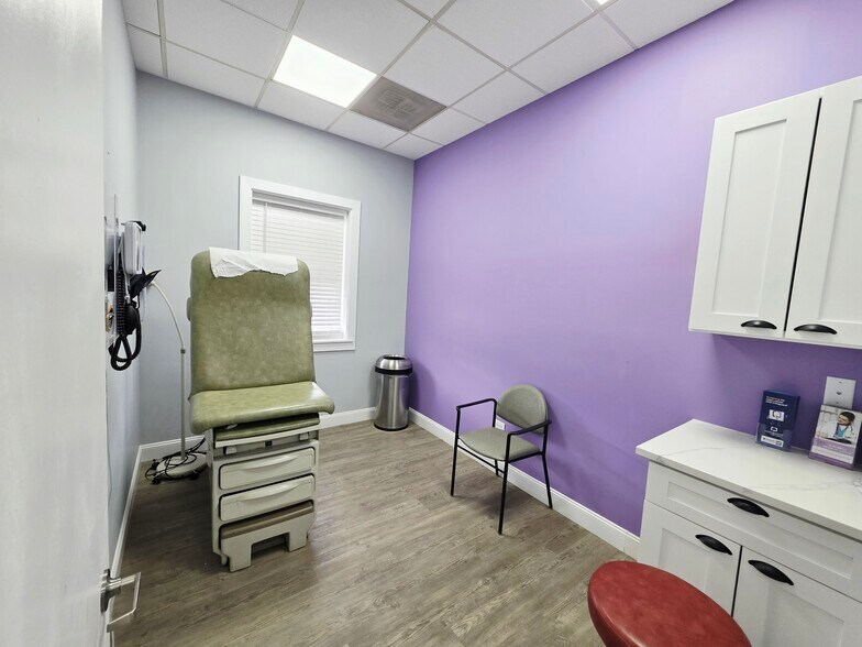 More Photos Of 200 N Gary Ave, Carol Stream Medical For Sale
