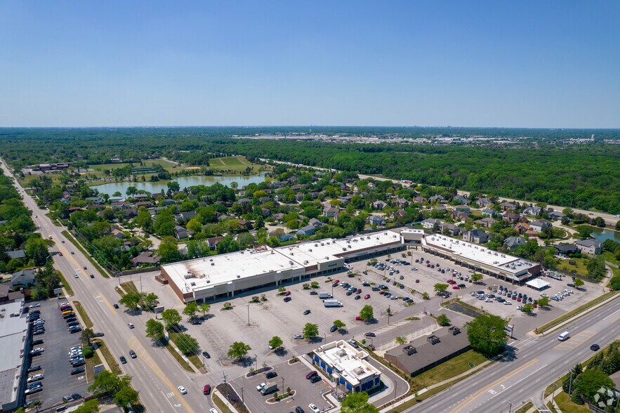 More Photos Of 4125-4193 Dundee Rd, Northbrook Storefront For Lease