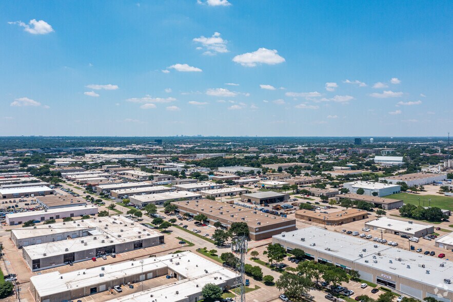 More Photos Of 1401 Summit Ave, Plano Distribution For Lease
