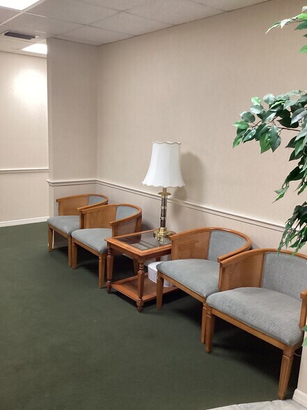 More Photos Of 1001 N Washington Blvd, Sarasota Office For Lease