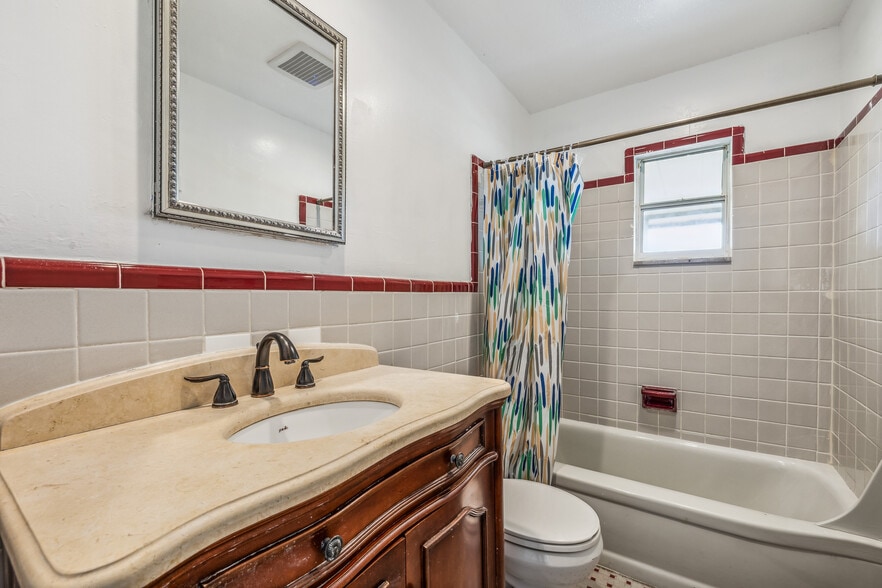 More Photos Of 16905 US Highway 27, Lake Wales Hotel For Sale