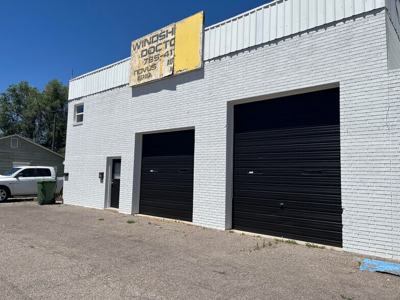 More Photos Of 21 Dons Way, Blackfoot Industrial For Lease