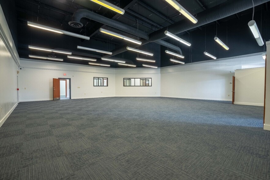 More Photos Of 8160 Regent Pky, Fort Mill Flex For Lease