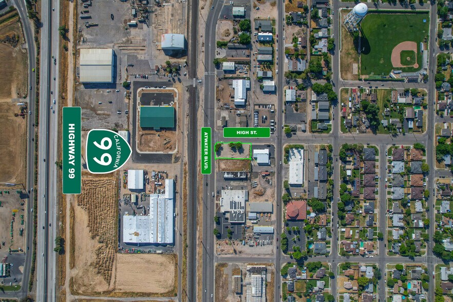 More Photos Of 695 Atwater Blvd, Atwater General Retail For Sale