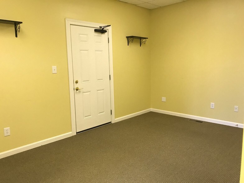 More Photos Of 1031 Wellington Way, Lexington Medical For Sale