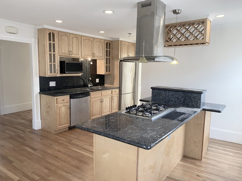 More Photos Of 8 White Ave, Chestnut Hill Multifamily For Sale