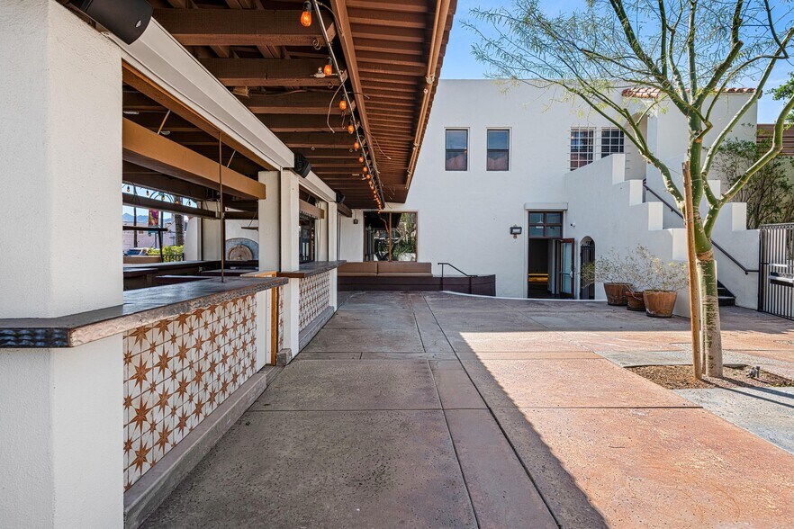 More Photos Of 369 N Palm Canyon Dr, Palm Springs Restaurant For Sale