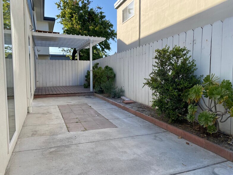 More Photos Of 631 Masonic Way, Belmont Apartments For Sale