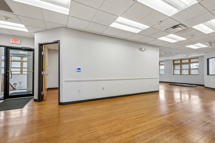 More Photos Of 92 Union Ave, Cresskill Office For Sale