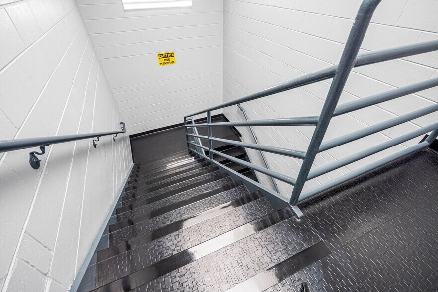 More Photos Of 6801 E Hillsborough Ave, Tampa Office Residential For Sale