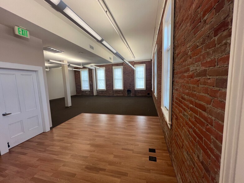 More Photos Of 601-605 Main St, Woodland Office For Lease