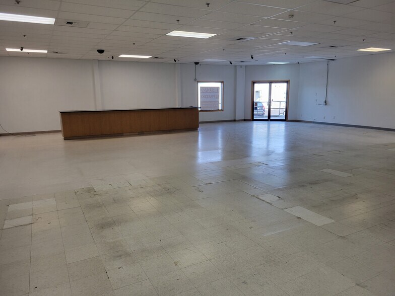 More Photos Of 1350-1370 NE 3rd St, Prineville Storefront Retail Office For Lease