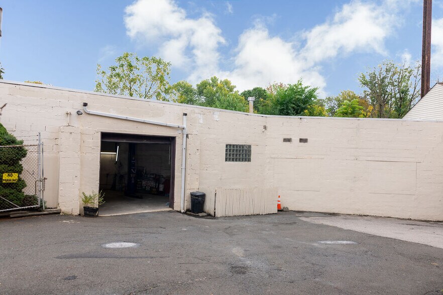 More Photos Of 8257 Frankford Ave, Philadelphia Auto Repair For Sale