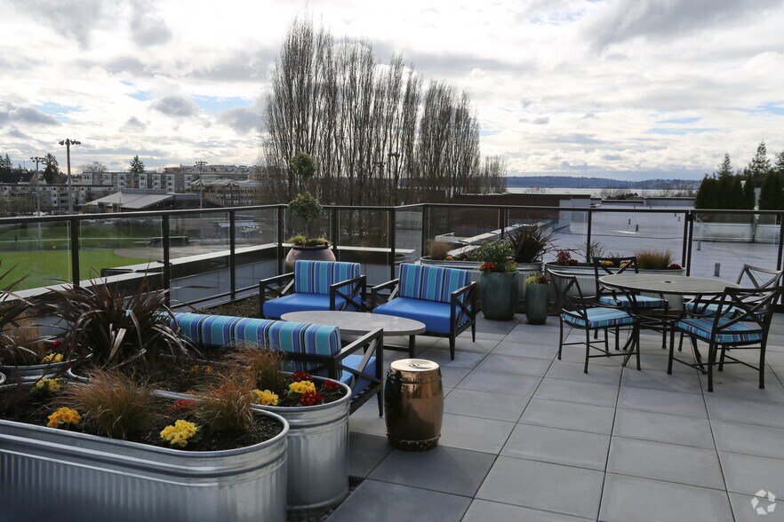 More Photos Of 324 Central Way, Kirkland Apartments For Lease