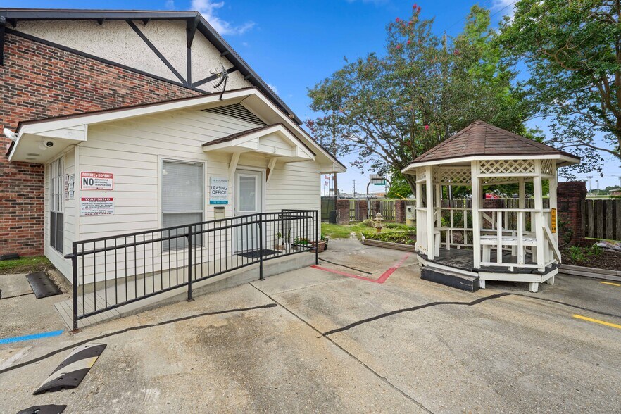 More Photos Of 11620 Airline Hwy, Baton Rouge Apartments For Sale