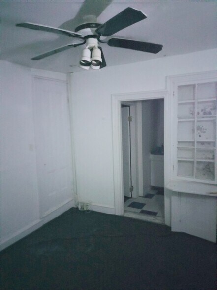 More Photos Of 2002 South St, Philadelphia Storefront Retail Residential For Sale
