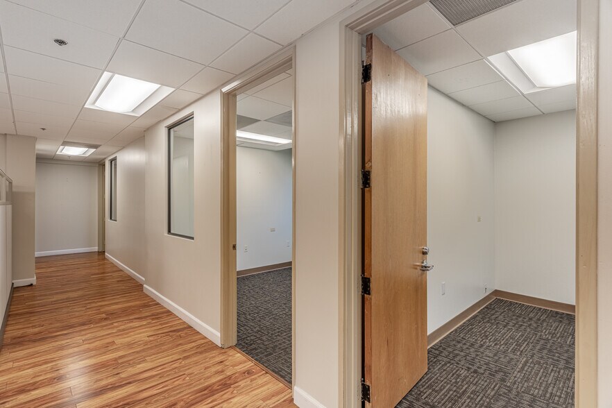 More Photos Of 7855 Fay Ave, La Jolla Medical For Lease