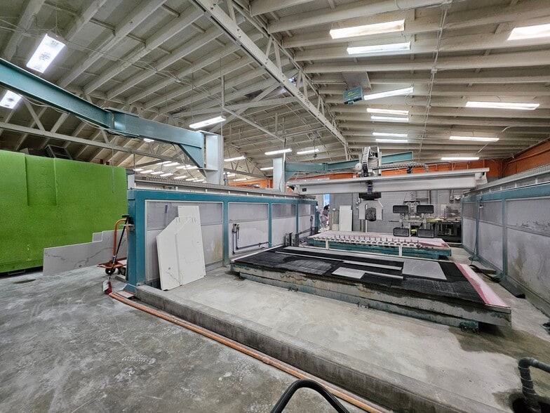 More Photos Of 1401 S Alameda St, Compton Warehouse For Sale