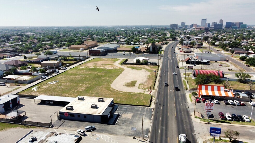 More Photos Of 1910 N Big Spring St, Midland Office For Lease