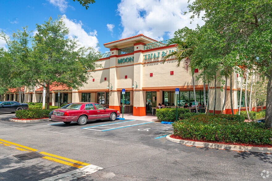 More Photos Of 2760-2818 Weston Rd, Weston Unknown For Lease