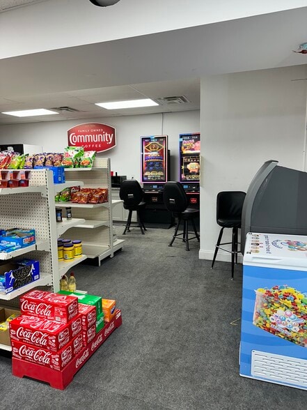 More Photos Of 1636 Atlanta Hwy, Gainesville Restaurant For Lease