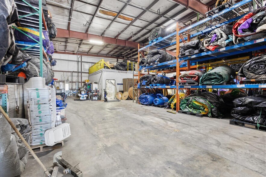 More Photos Of 13050 NW 43rd Ave, Opa Locka Warehouse For Lease