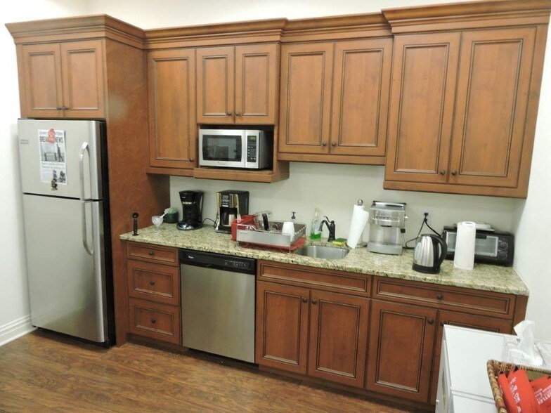 More Photos Of 223 Main St, Chester Medical For Lease