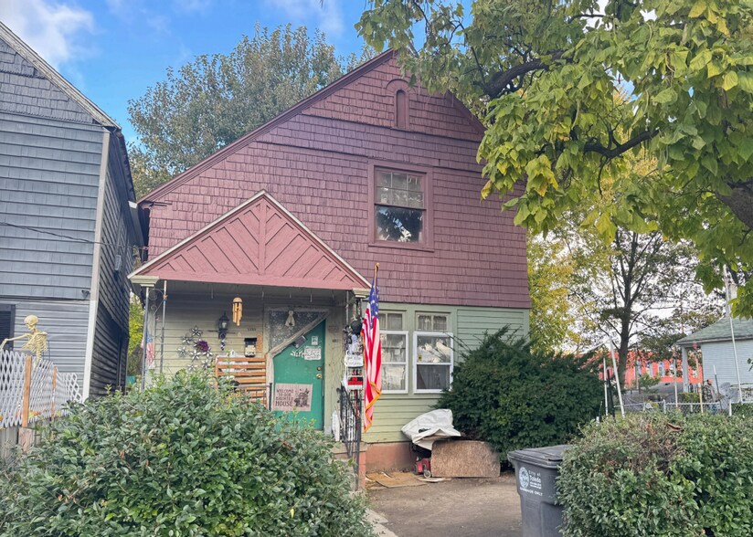 More Photos Of 148 Dexter St, Toledo Specialty For Sale