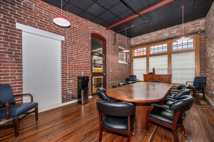 More Photos Of 47 E All Saints St, Frederick Loft Creative Space For Sale