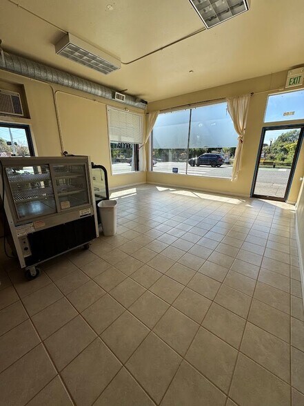 More Photos Of 2500 Cornwall Ave, Bellingham General Retail For Sale