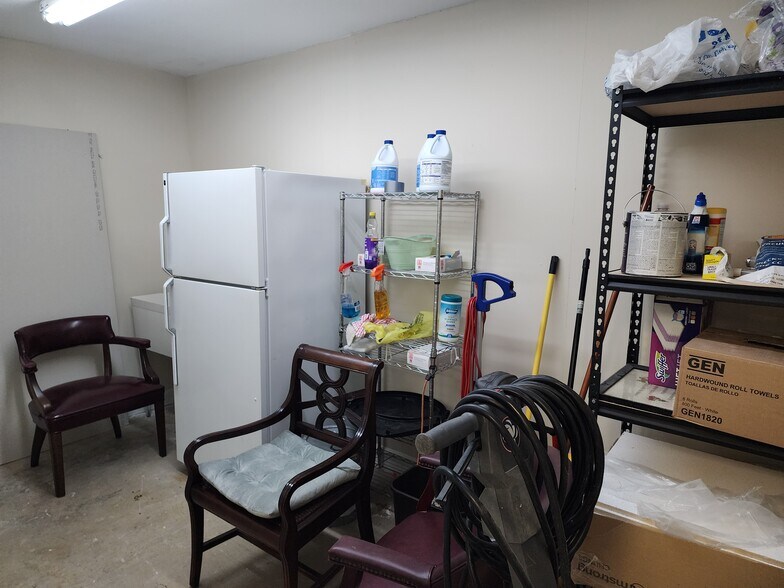 More Photos Of 57 Martin Luther King Dr, Reynolds Medical For Sale