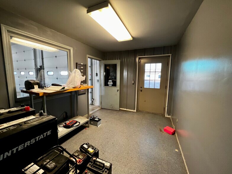 More Photos Of 1719 E Jackson St, Macomb Auto Dealership For Sale