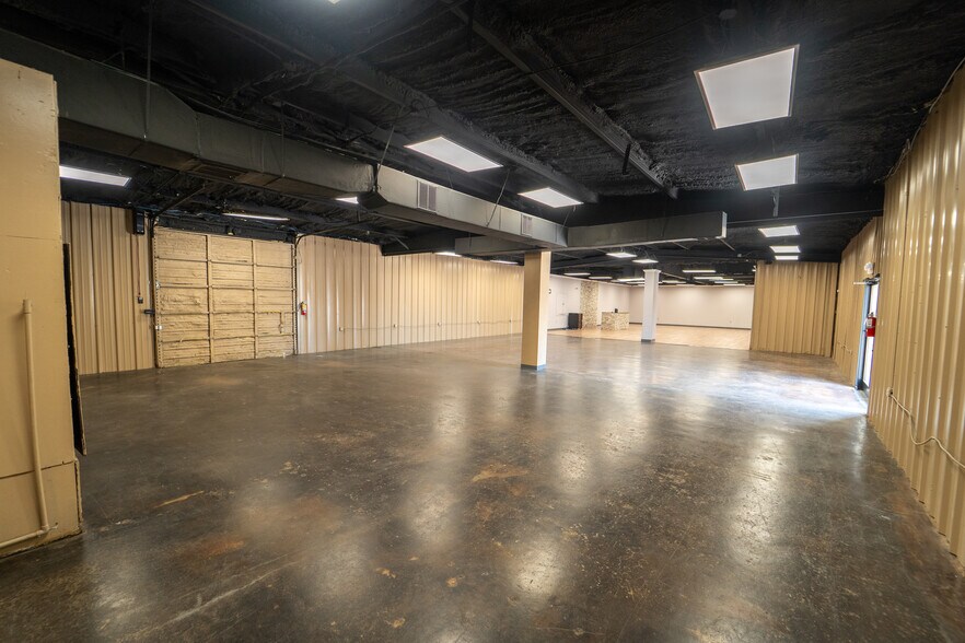 More Photos Of 6602 N Navarro St, Victoria General Retail For Sale