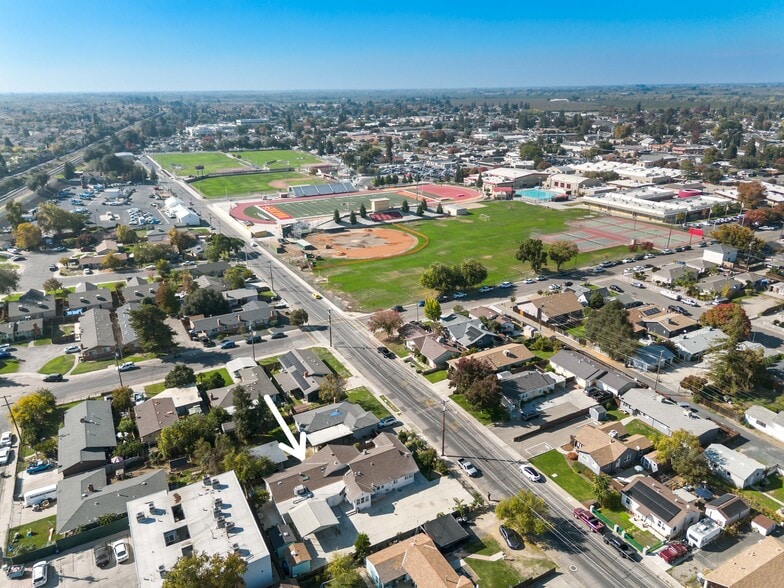 More Photos Of 431 W J St, Oakdale Assisted Living For Sale
