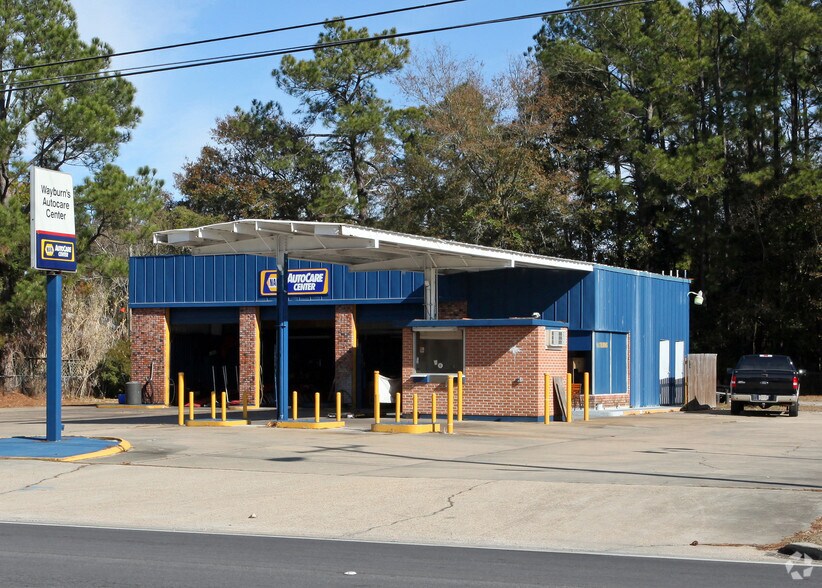 Primary Photo Of 3000 Ladnier Dr, Gautier General Retail For Sale