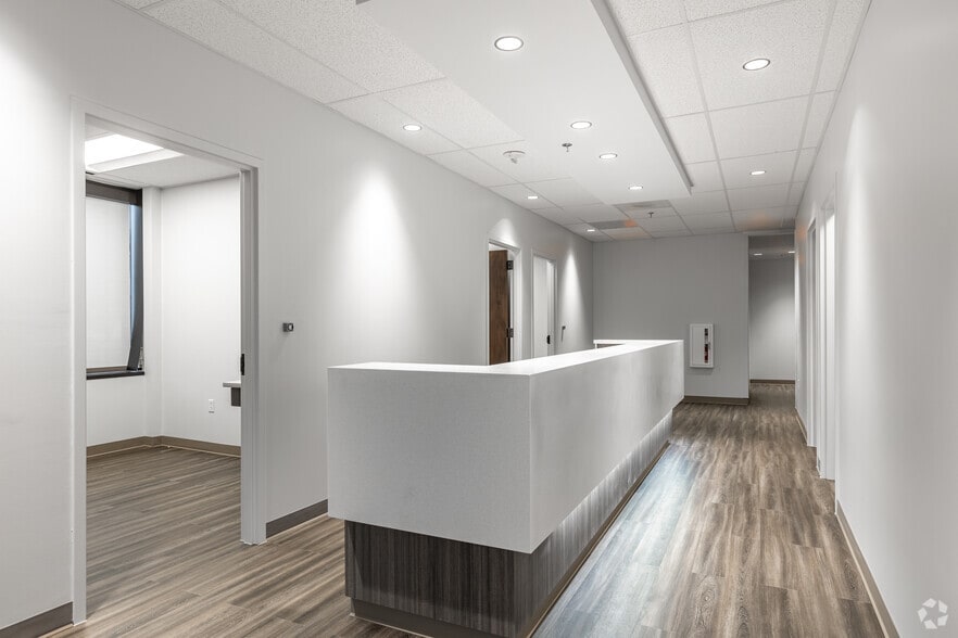 More Photos Of 7777 Forest Ln, Dallas Hospital For Lease