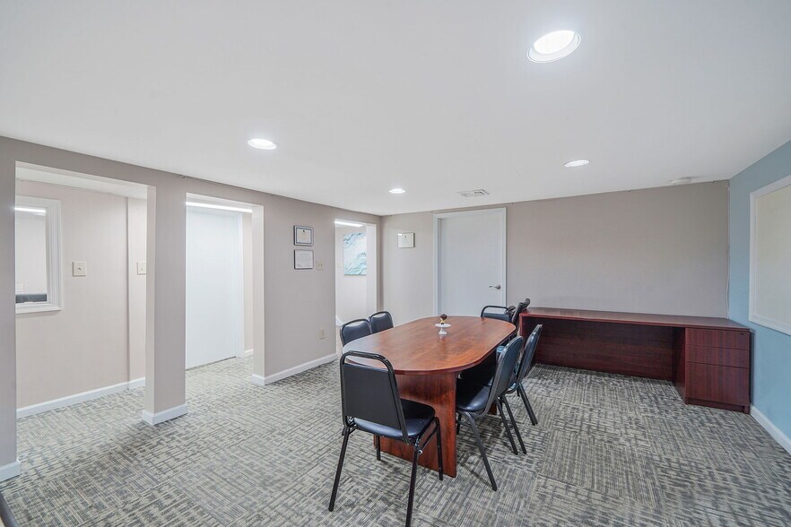 More Photos Of 2983 Long Beach Rd, Oceanside Medical For Sale
