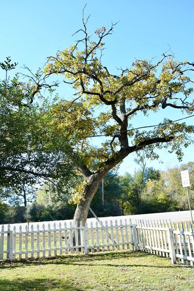 More Photos Of 9278 N Highway 77, Lexington Flex For Sale