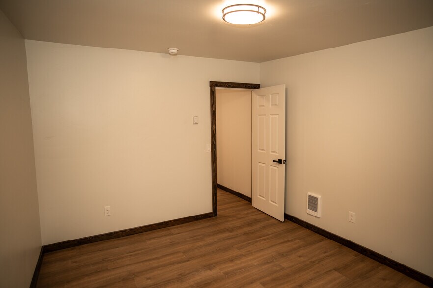 More Photos Of 152 Johnson Ave, Orofino Bar For Lease