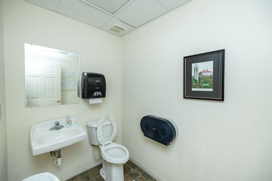 More Photos Of 116 W Pine Ave, El Dorado Office Residential For Sale