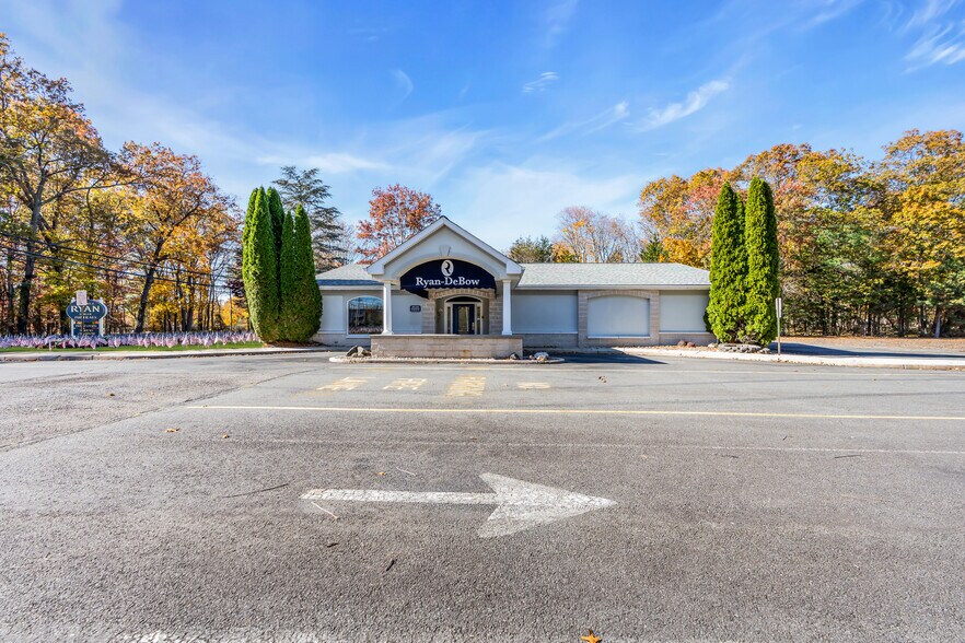 More Photos Of 150 W Veterans Hwy, Jackson Funeral Home For Sale
