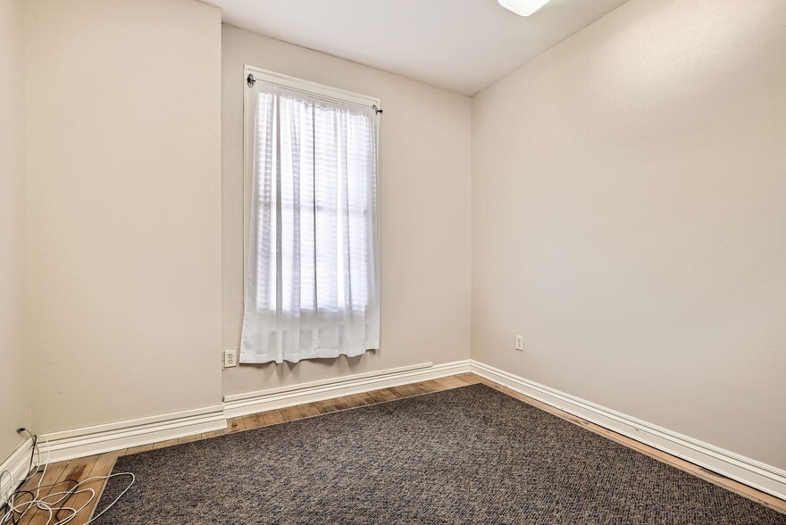 More Photos Of 228 S Seguin Ave, New Braunfels Office For Lease