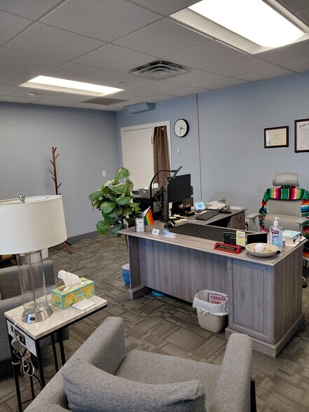 More Photos Of 61 Main St, Stoneham Medical For Lease