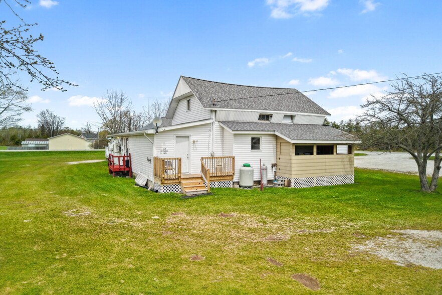 More Photos Of 7930 French Rd, Alpena General Retail For Sale