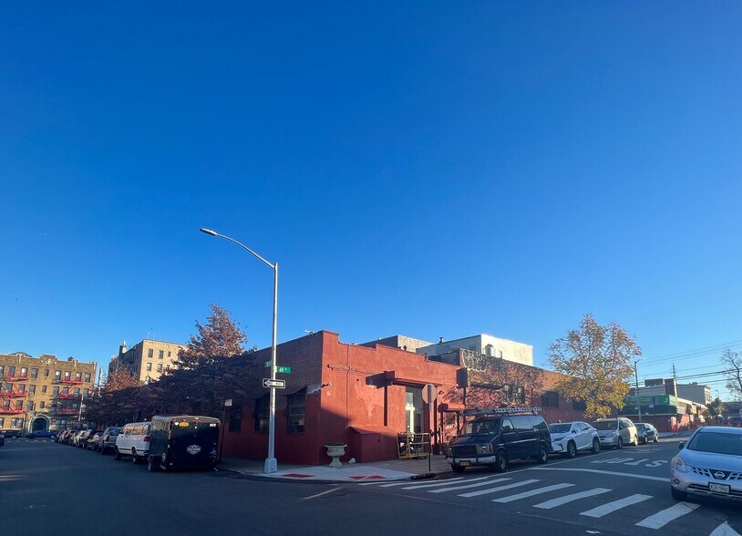 More Photos Of 3802 61st St, Woodside Supermarket For Sale